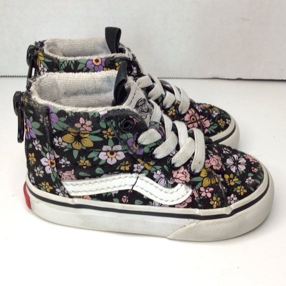 Vans. Toddler size 4.5 - Picture 2 of 5